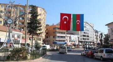 SUNGURLU BAYRAKLAR İLE DONATILDI