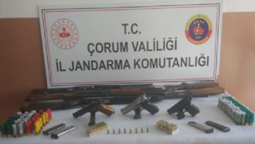 KÖYDEKİ EVDEN CEPHANELİK ÇIKTI!