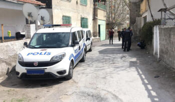 YAŞLI ADAM EVDE ÖLÜ BULUNDU!