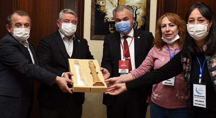 HAYVANSEVERLERDEN BELEDİYE’YE TAM NOT