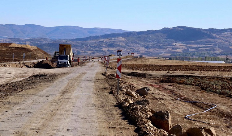 İSKİLİP YOLUNDA HUMMALI ÇALIŞMA