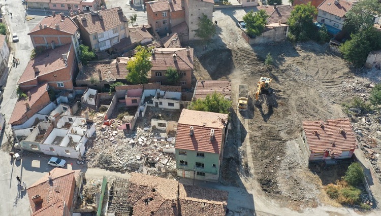 DEVANA’DE YIKIMLAR DEVAM EDİYOR