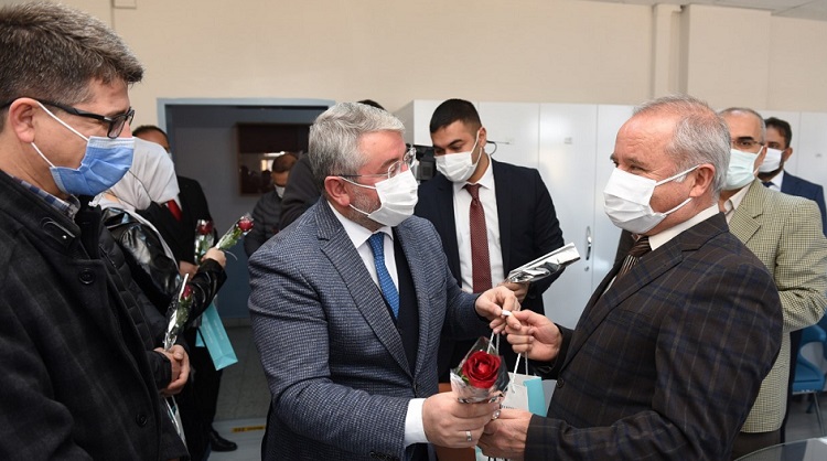 BAŞKAN AŞGIN ÖĞRETMENLERİ UNUTMADI