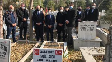ÜLKÜCÜ ŞEHİT KABRİ BAŞINDA ANILDI
