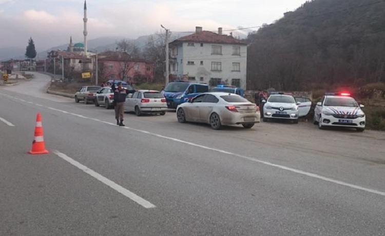 JANDARMA’YA ÇEVİRMEDE YAKALANDI!