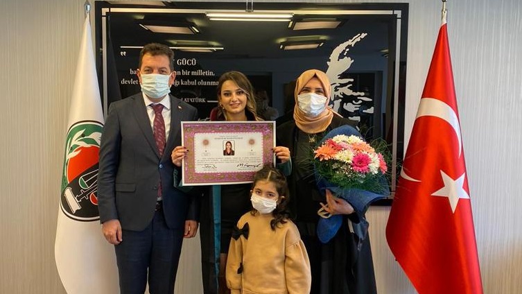 BAŞKANIN KIZI AVUKAT OLDU