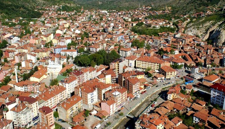 DEPREM İLÇE HALKINI KORKUTTU