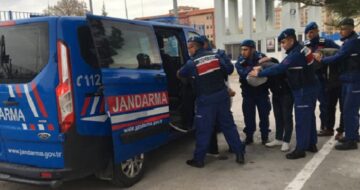 JANDARMALAR KISKIVRAK YAKALADI