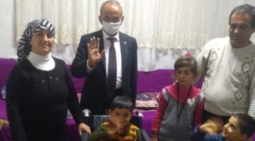 ENGELLİ ÇOCUĞUN YÜZÜNÜ GÜLDÜRDÜ