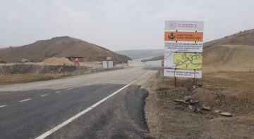 TRAFİĞE KAPANAN YOLDA MUTLU SON!