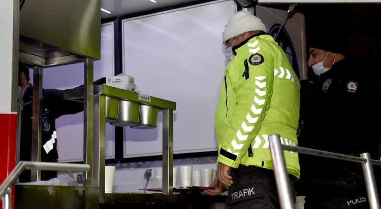 BELEDİYE’DEN MOBİL İKRAM ARACI