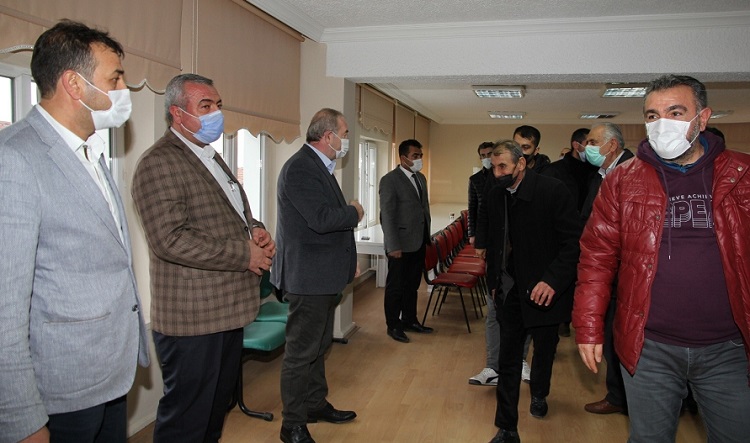 BAŞKAN’DAN ESNAFA NAKİT DESTEĞİ