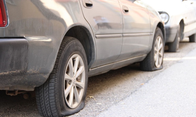 ŞEHİR EŞKİYALARI LASTİKLERİ KESTİ!