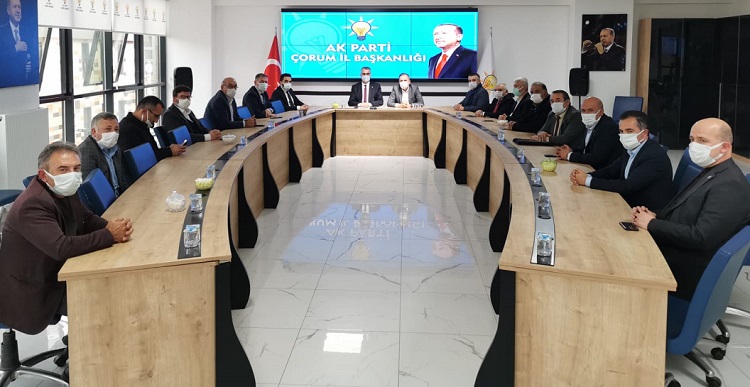 AK PARTİ İLÇE BAŞKANLARI TOPLANDI