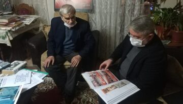 KÜTÜPHANESİNİ BELEDİYE’YE BAĞIŞLADI