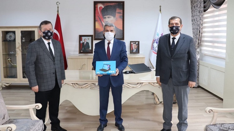 ÖĞRENCİLERE 150 TABLET DESTEĞİ