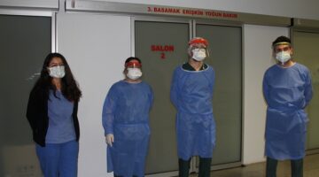 SAĞLIK ÇALIŞANLARINDAN ANLAMLI MESAJ!