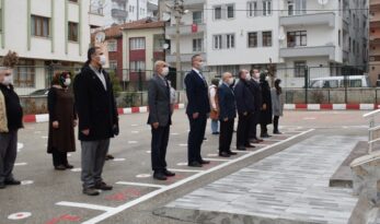 OKULLARDA İSTİKLAL MARŞI OKUNDU