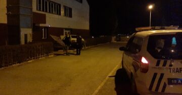 ARAÇ OKULUN BAHÇESİNE UÇTU!