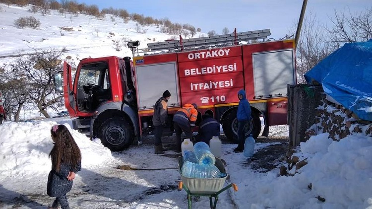 KÖY HALKININ İMDADINA YETİŞTİ