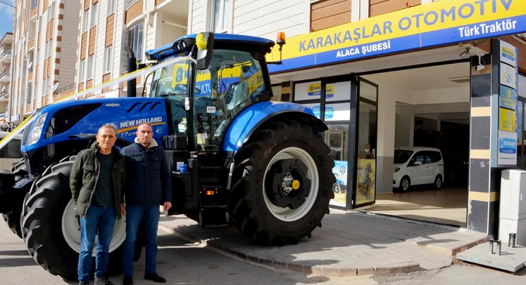 ÇORUM’UN EN BÜYÜK TRAKTÖRÜNÜ ALDI!