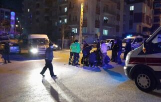 OTOMOBİLLE MOTOSİKLET ÇARPIŞTI!