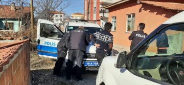 YAŞLI KADIN EVDE ÖLÜ BULUNDU!