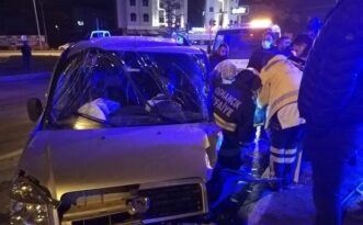 KAZADA SÜRÜCÜ ARAÇTA SIKIŞTI