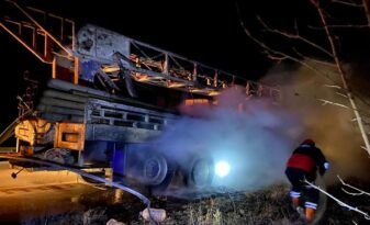 KAMYON YANMAKTAN KURTARILDI