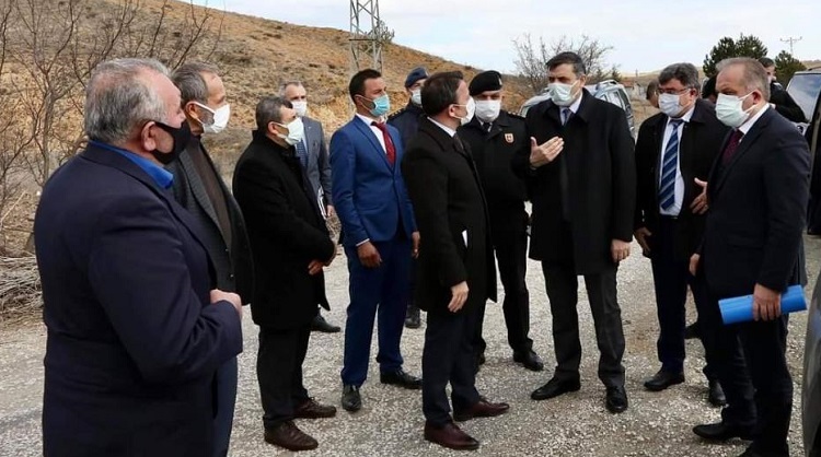 GRUP YOLUNDA İNCELEME YAPTILAR