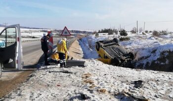 ARAÇ TAKLA ATTI: 1 ÖLÜ 2 YARALI