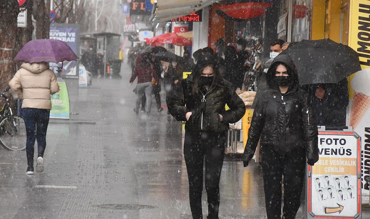 Çorum’da şiddetli yağış etkili oldu