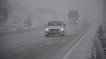Çorum’da kar yağışı ulaşımı aksattı!