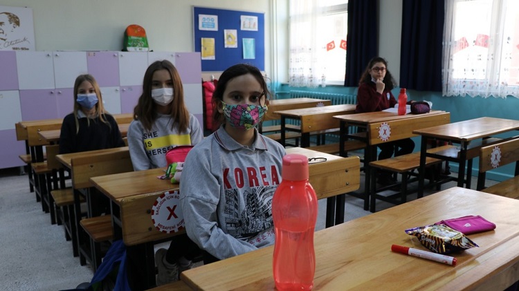 Çorum’da yüz yüze eğitime ara verildi!