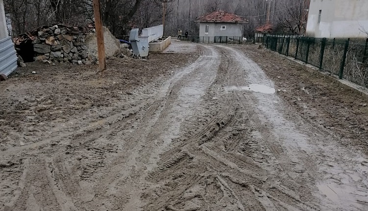 Çorum’un bu köyünde çamur çilesi!