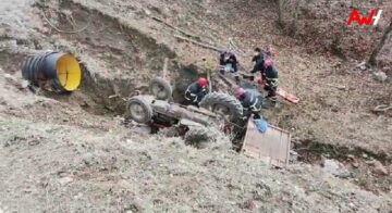 Traktörün altında kalarak can verdi