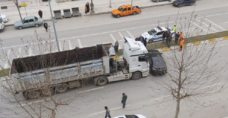 Çorum’daki tır kazası ucuz atlatıldı!