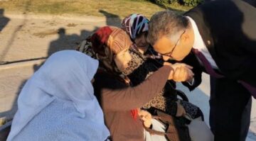 Asırlık çınarlarımız hayat rehberimizdir