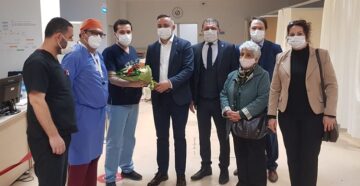 Sağlık çalışanlarının bayramını kutladı