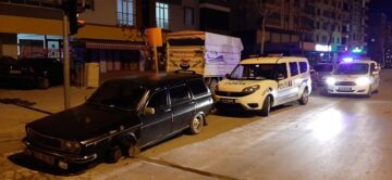 Ön tekeri olmadan 200 metre gitti!