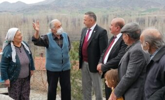 Köydeki üretici perişan durumda!