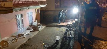 Pompalı tüfekle baba evine ateş açtı!