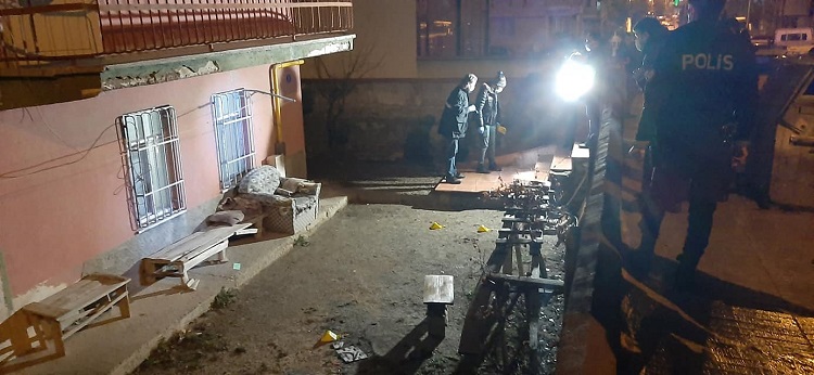 Pompalı tüfekle baba evine ateş açtı!