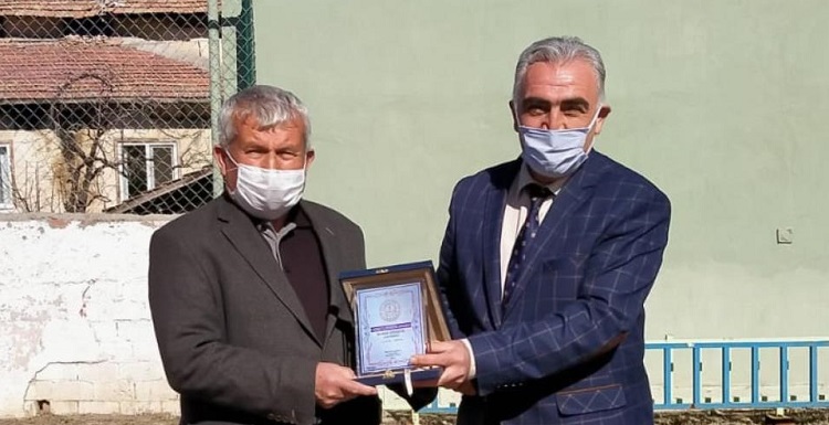 46 YILLIK HİZMETE TEŞEKKÜR ETTİLER