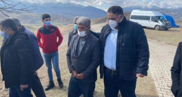 Evi yanan aileyi destek olacaklar