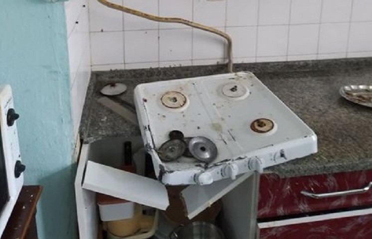 Düdüklü tencere bomba gibi patladı!