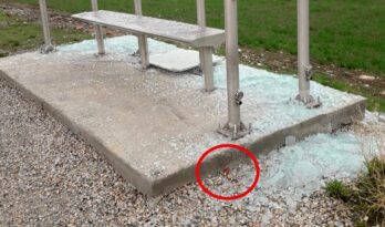 Otobüs durağını kurşunladılar!