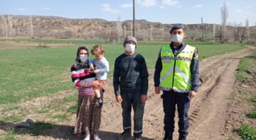 Kaybolan çocuğu Jandarma buldu