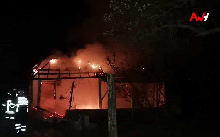 Sahur vakti bağ evinde yangın!