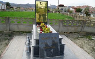 Kurtuluş Savaşı kahramanına anıt mezar